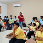 Jóvenes participan en pláticas sobre prevención del embarazo adolescente y violencia, impartidas a través del programa De Joven a Joven.