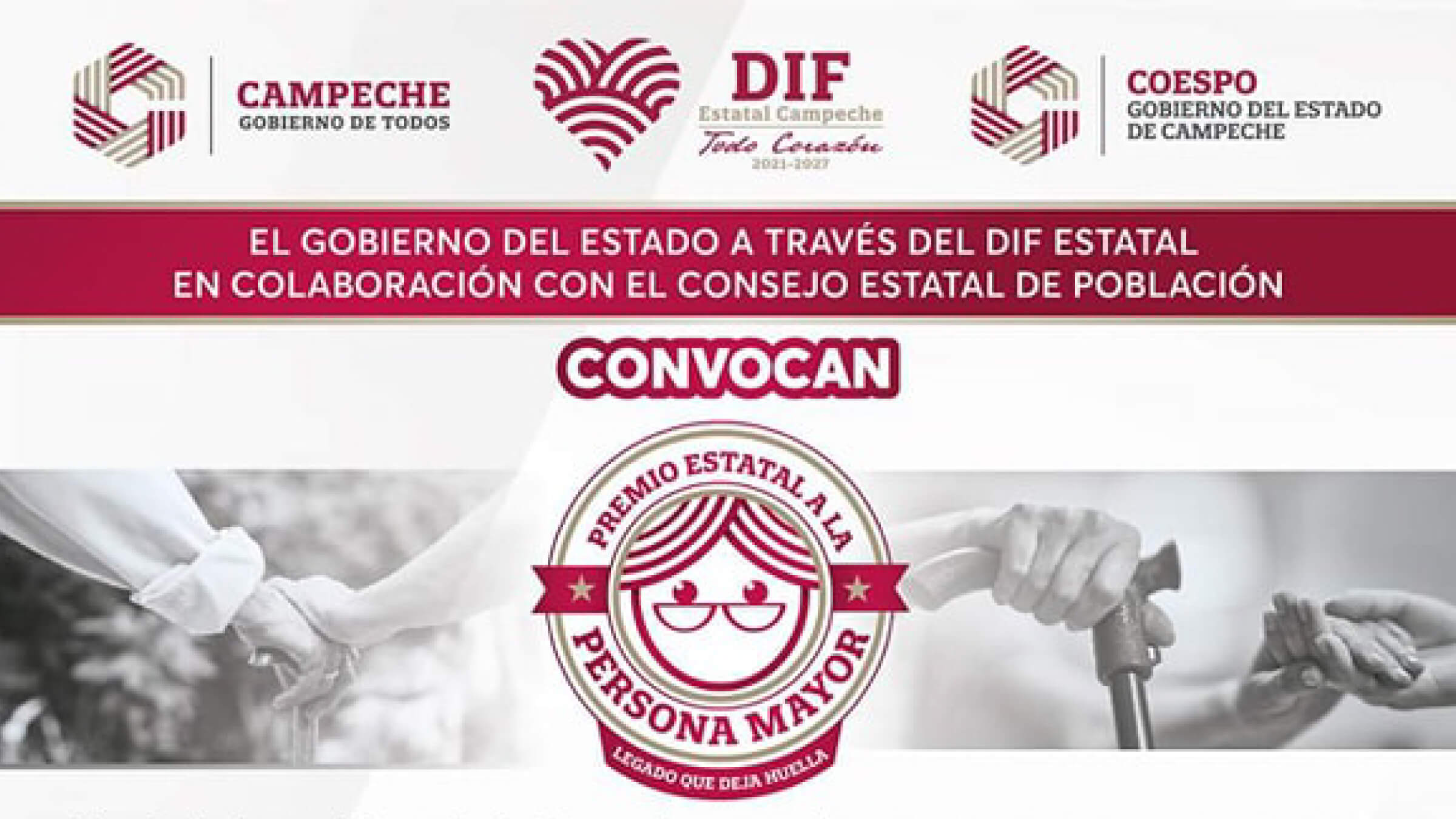 convocatoria-premio-estatal-persona-mayor Un grupo de adultos mayores sonríe mientras recibe un reconocimiento por su contribución a la sociedad en Campeche.